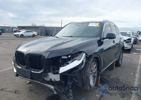 2021 BMW X5 Phev xDrive45E z USA, uszkodzony, nr VIN 5UXTA6C06M9F51285